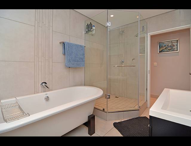 3 BEDROOM APARTMENT FOR SALE IN GREENSTONE HILL